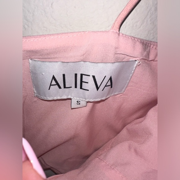 Alieva Carla Structure Crop Top Soft Pink Size Small - Picture 5 of 10